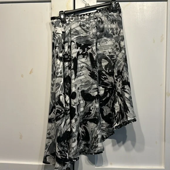 Skirt - Picture 3 of 5